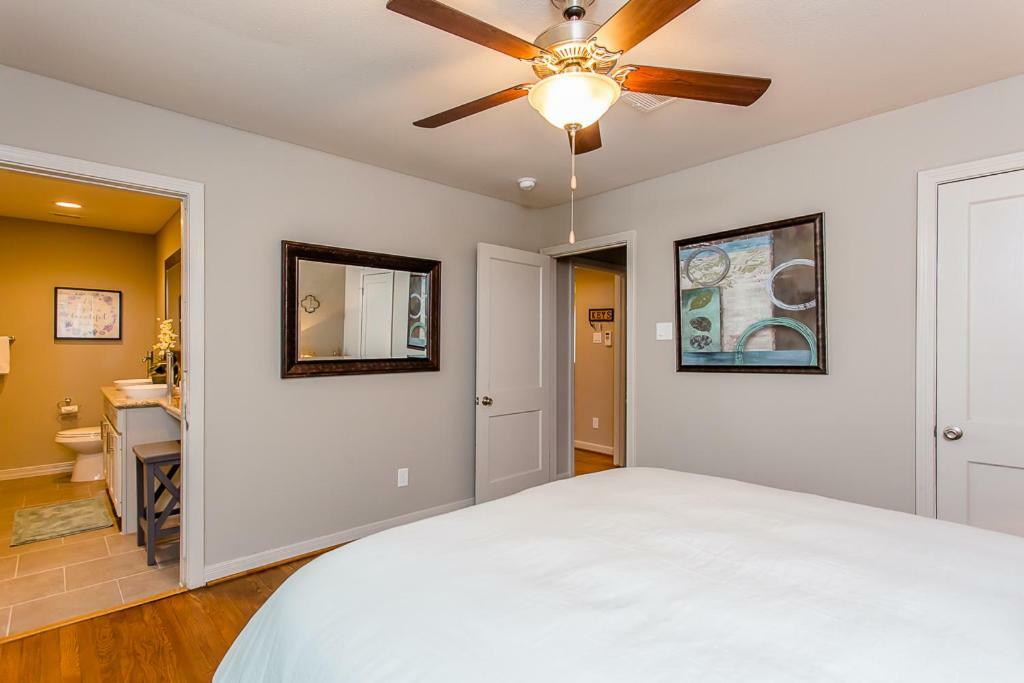 The Blue Door Bungalow - Luxury Home Downtown Χιούστον Εξωτερικό φωτογραφία