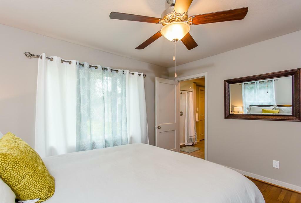 The Blue Door Bungalow - Luxury Home Downtown Χιούστον Εξωτερικό φωτογραφία